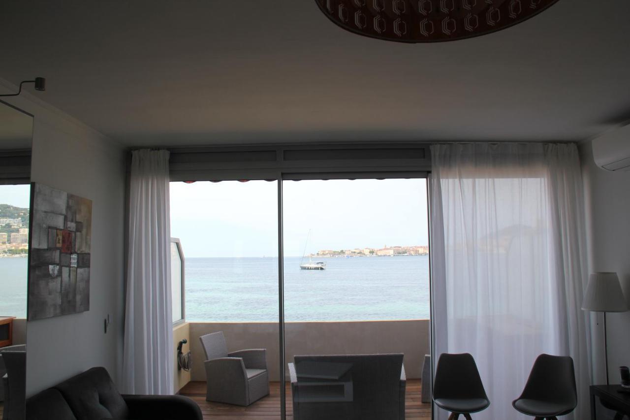 Appartement Pieds Dans L’eau *